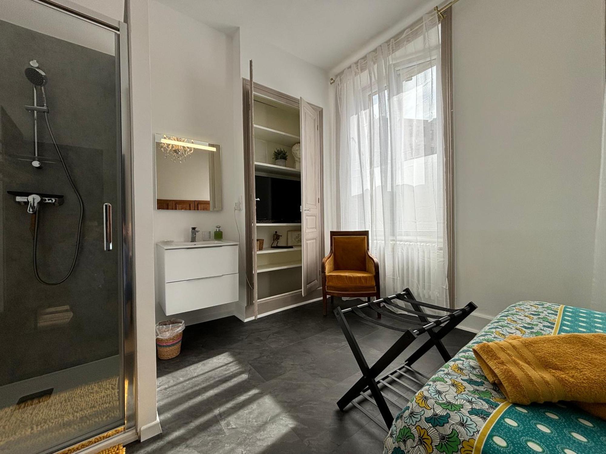 Maison A La Guitarde - Hotel Particulier Hippolyte Châteauroux 외부 사진